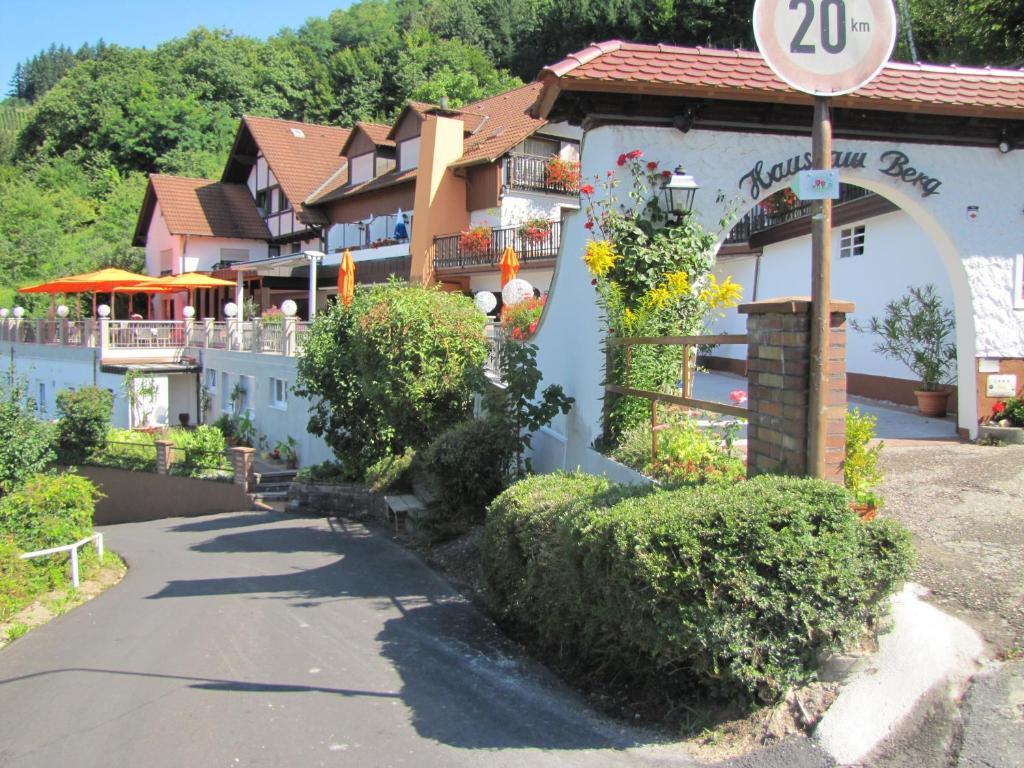 Hotel Haus am Berg Oberkirch  Exterior foto